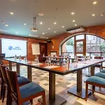 Western Santakos Hotel 4*