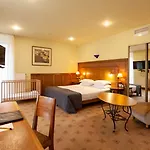Western Santakos 4*