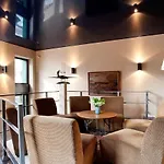 Western Santakos Hotel