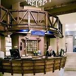 Western Santakos فندق