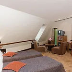 Western Santakos Hotel