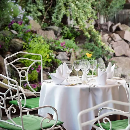 Western Santakos Hotel 4*