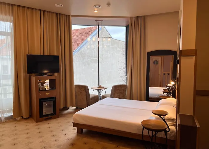 Western Santakos Hotel